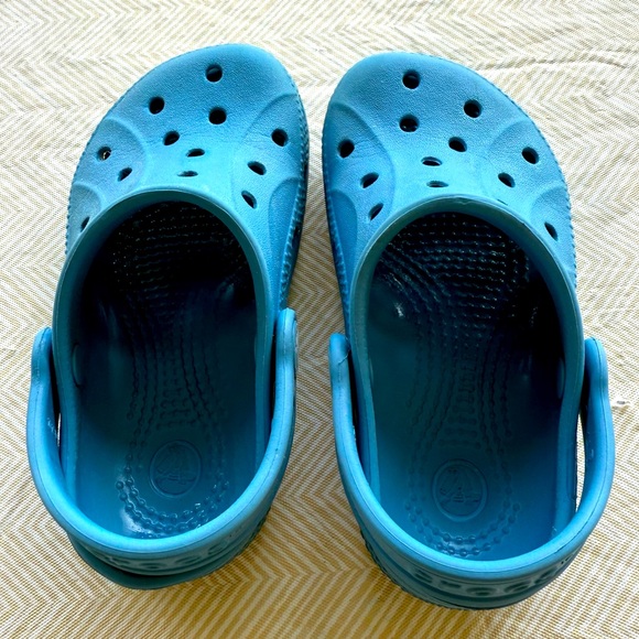 Crocs size 9c - Picture 2 of 6